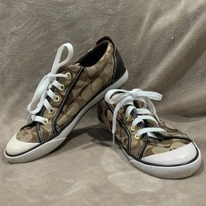 Coach tennis shoe, excellent condition sz 8